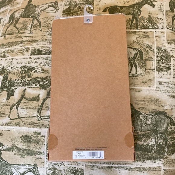 NEW W/TAGS=DOCKERS’ Levi Strauss Mens 9 Piece White Cotton Handkerchief Set - Picture 4 of 5